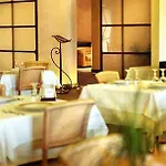Italia Otel 3*