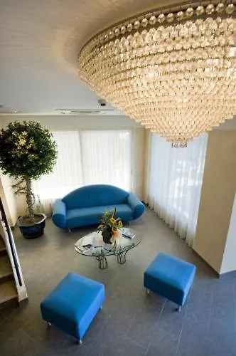 Italia Hotell 3*