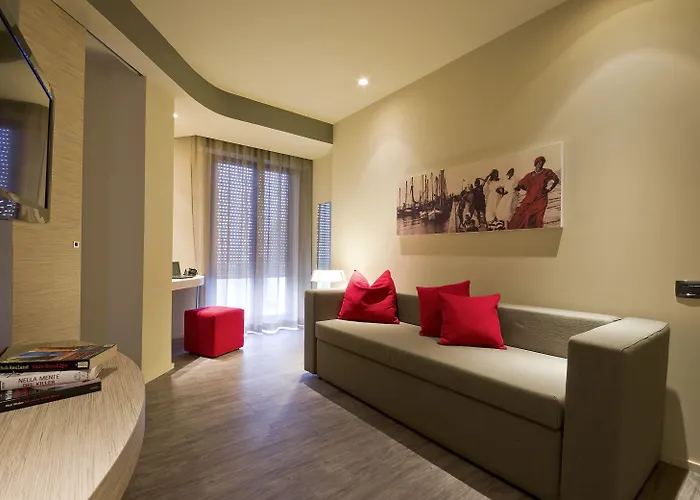 Italia Hotell 3*