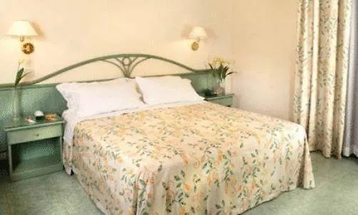 Italia 3*