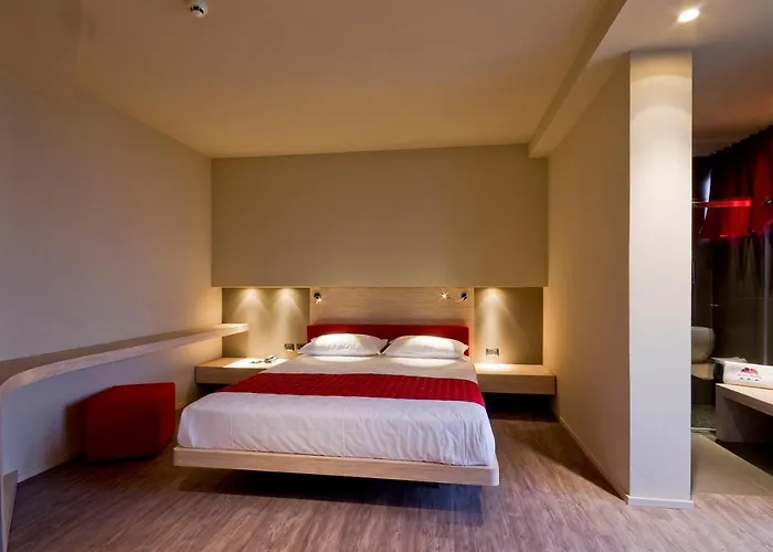 Italia Hotell 3*